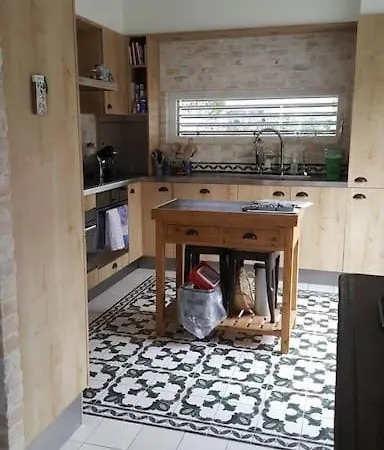 Dans Un Jardin Appartement *