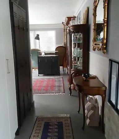 Appartement Dans Un Jardin